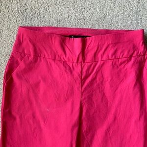 New York & Company coral cuffed capris. Size Med